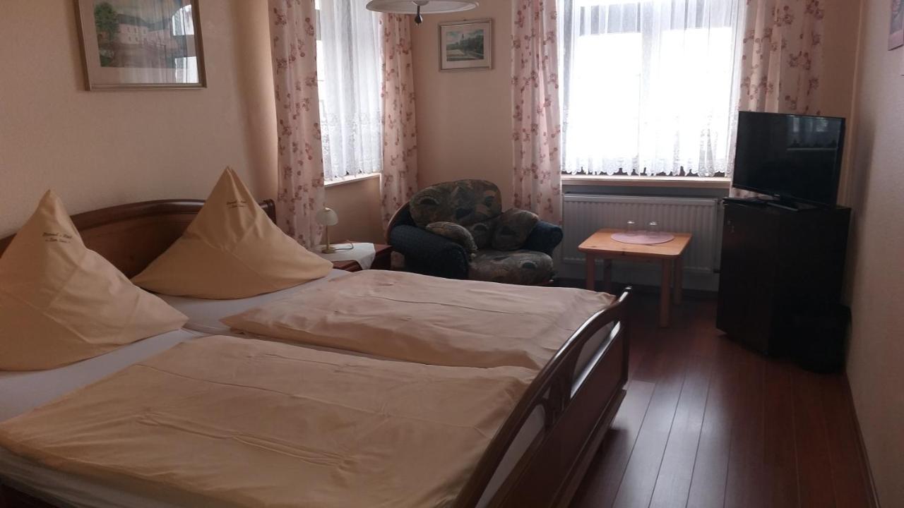 באד נויאנאהר-ארוויילר Hotel Zum Stern מראה חיצוני תמונה